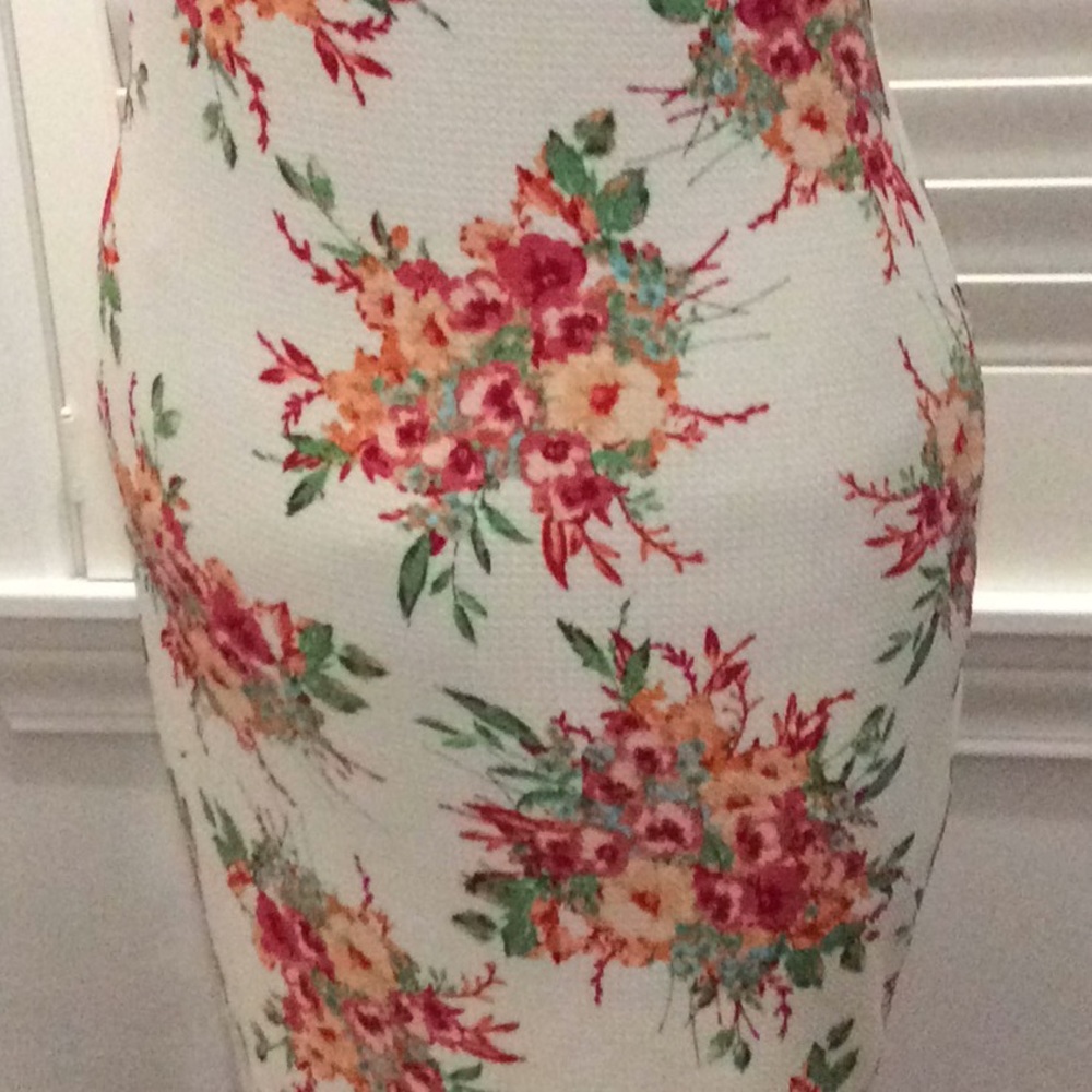 31  LoveJ BodyCon Floral Dress 2X NWT Stunner - Picture 5 of 8